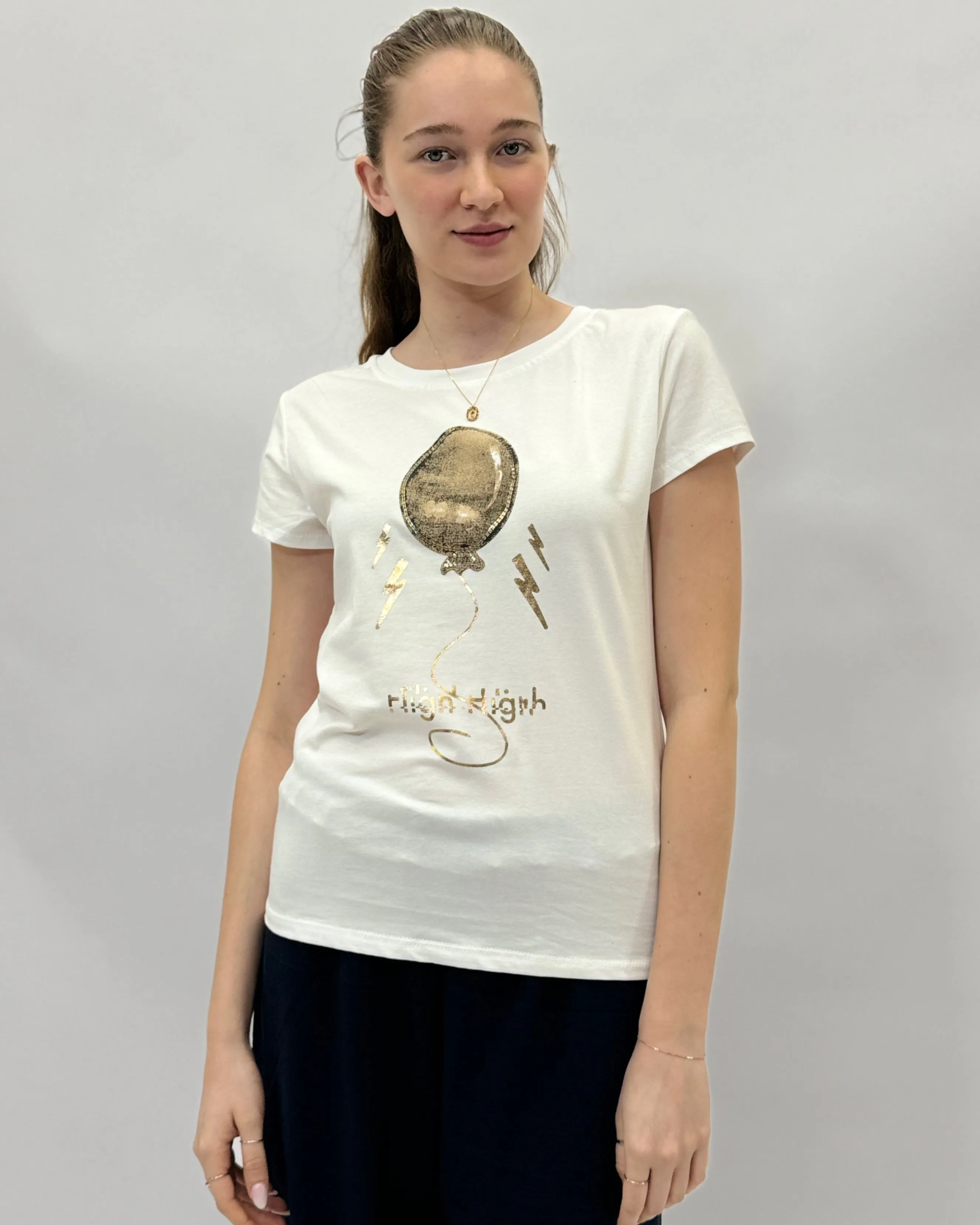 Balloon sleeve t-shirt with print.