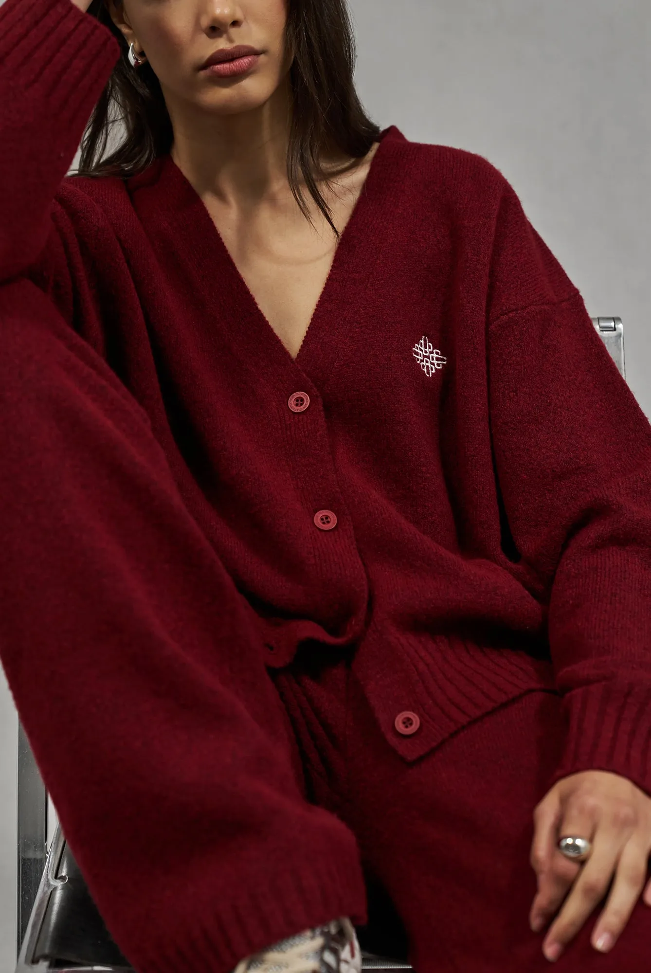 FLUFFY KNIT EMBLEM EMBROIDERED CARDIGAN - BURGUNDY