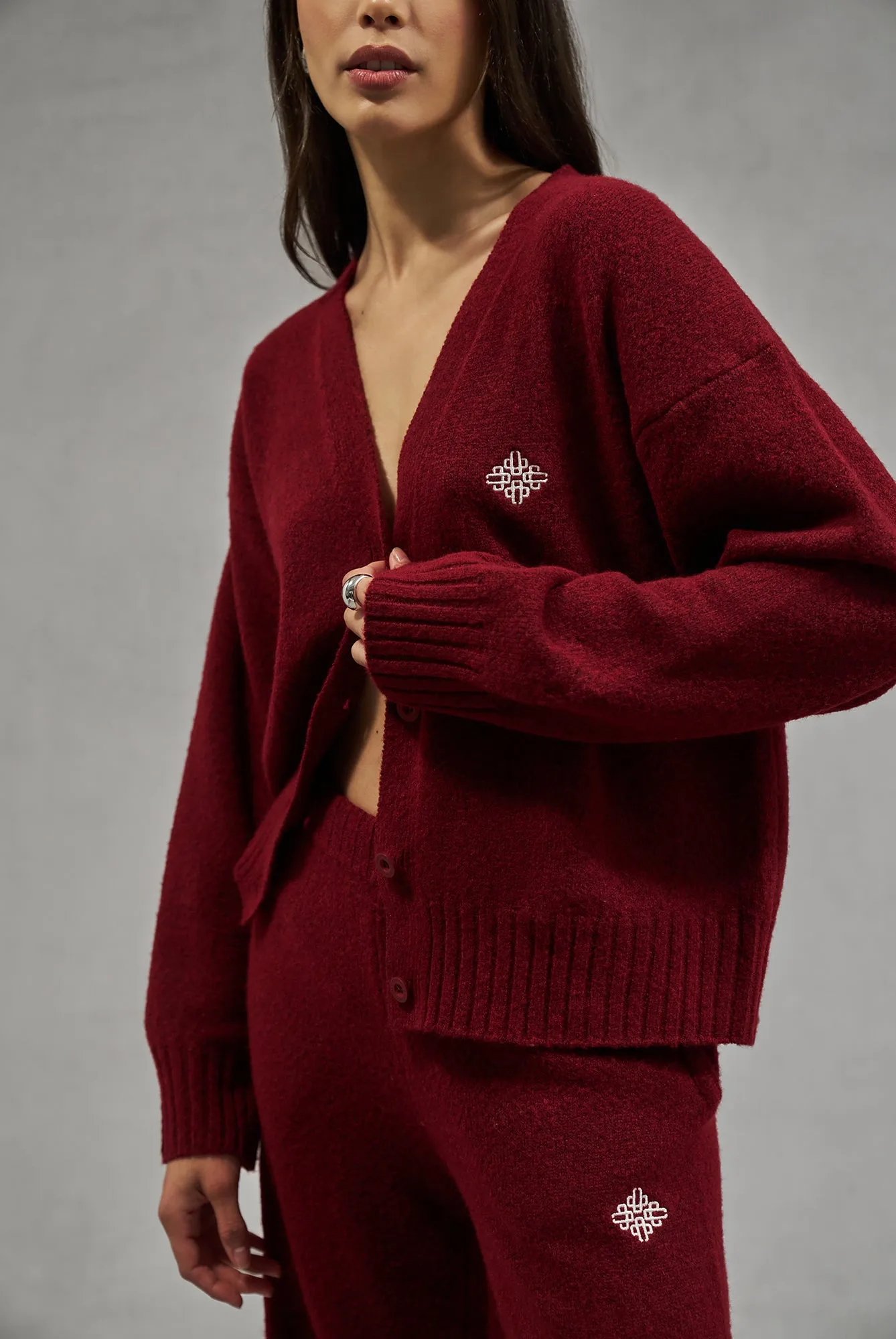 FLUFFY KNIT EMBLEM EMBROIDERED CARDIGAN - BURGUNDY