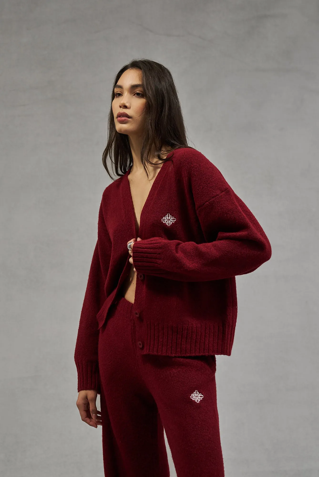 FLUFFY KNIT EMBLEM EMBROIDERED CARDIGAN - BURGUNDY