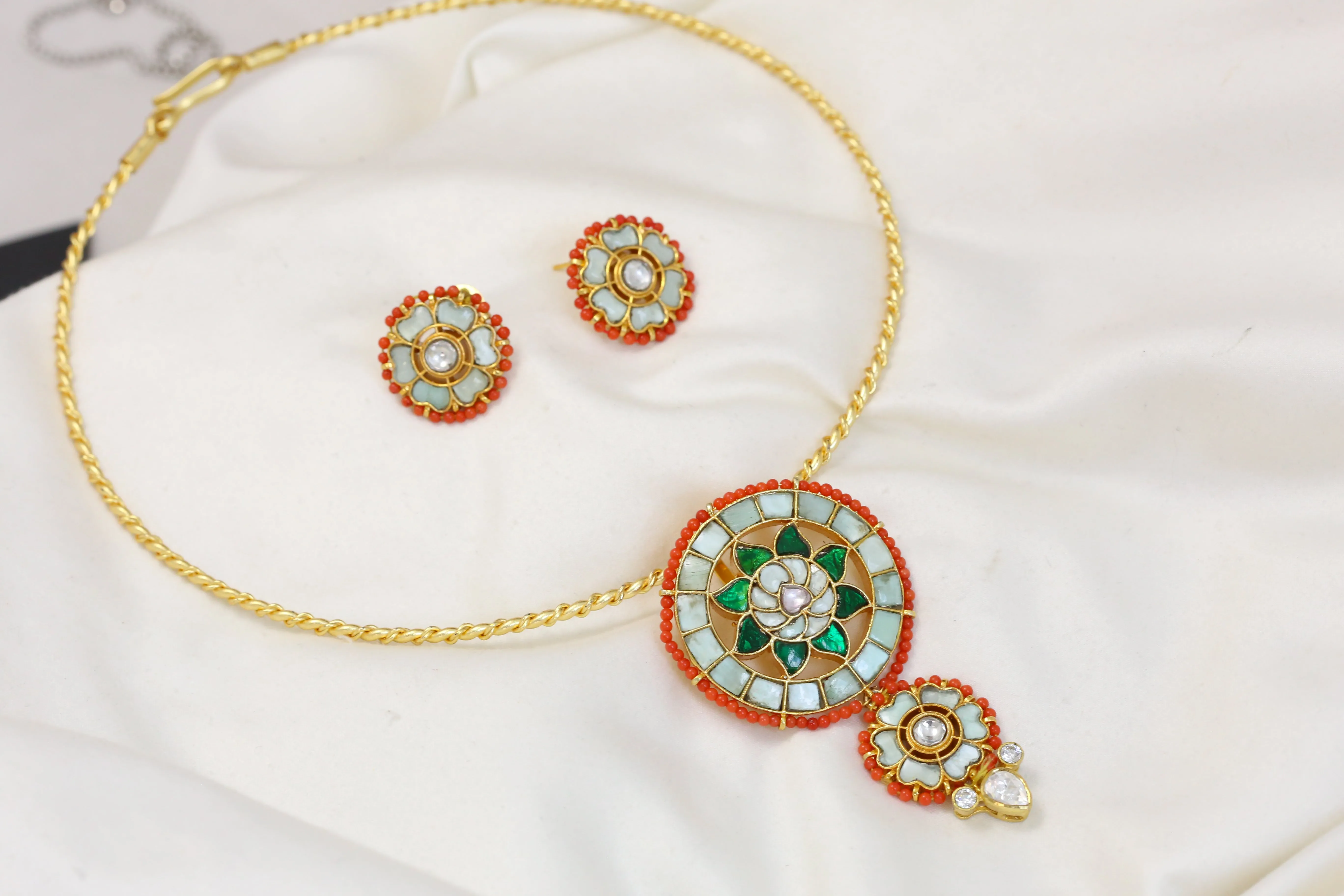 Nayab Jadau Kundan Necklace Halsi Set