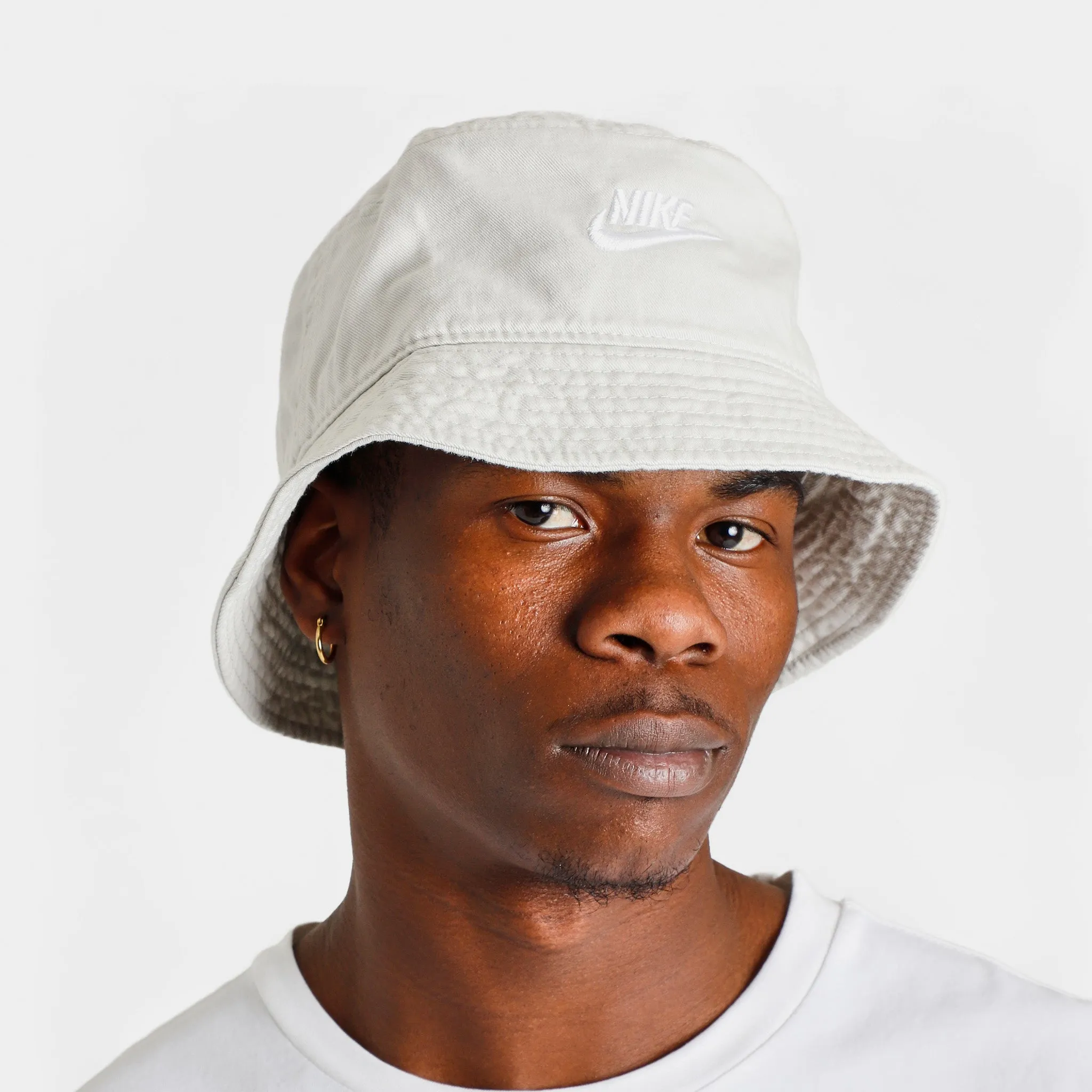 Nike Sportswear Bucket Hat Light Bone / White