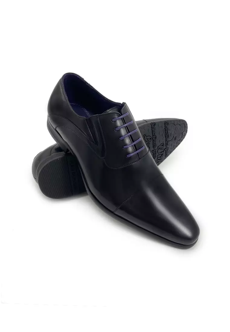 Timeless Sleek Lace-up Oxfords in Americano Black