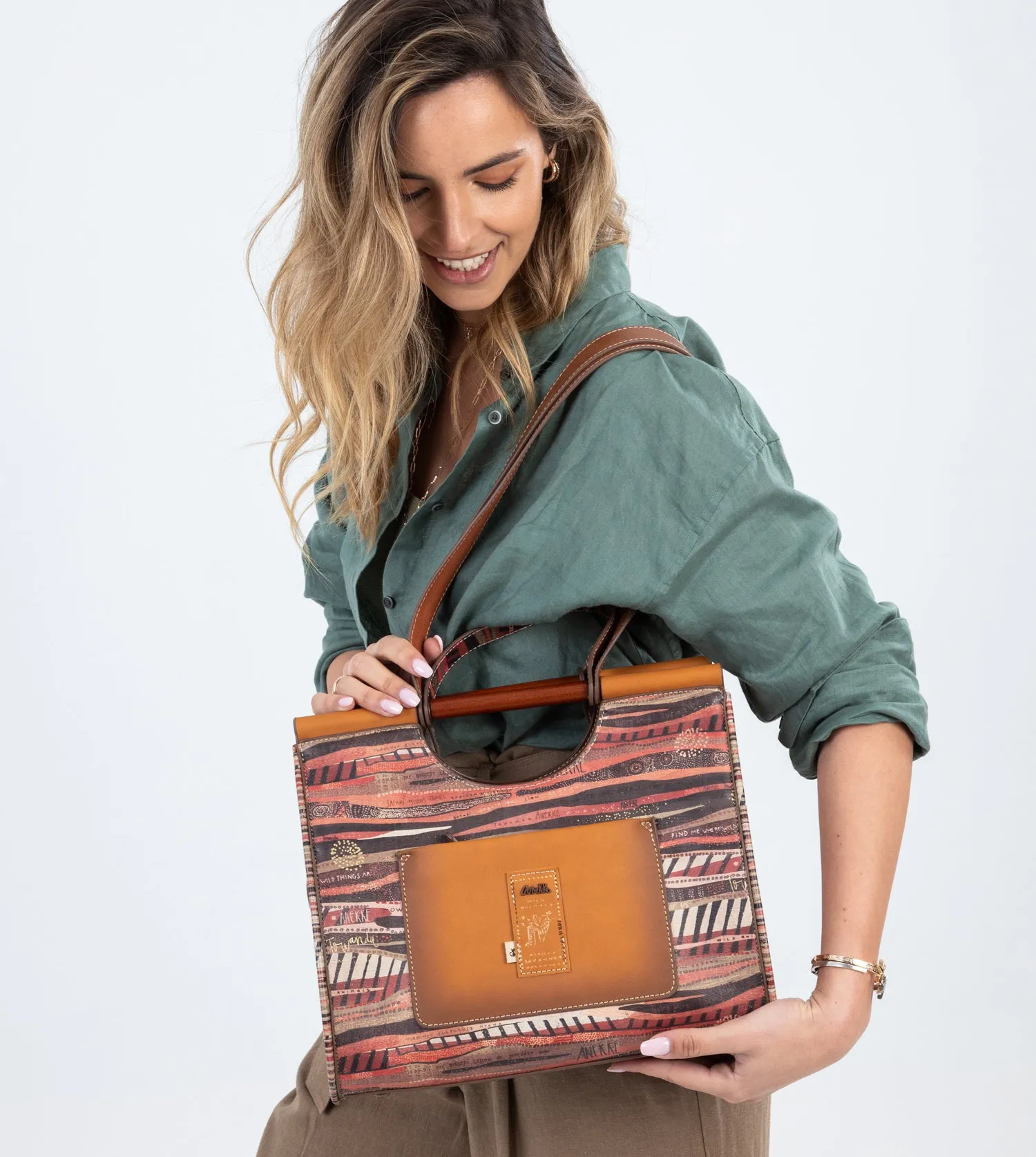 Safari Fusion Shoulder bag with a handle