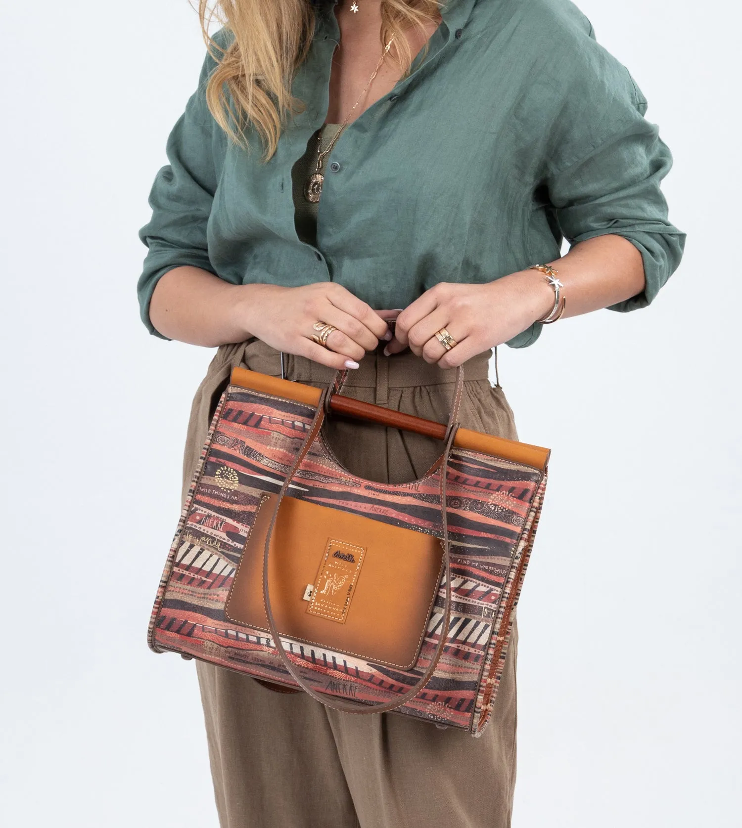 Safari Fusion Shoulder bag with a handle