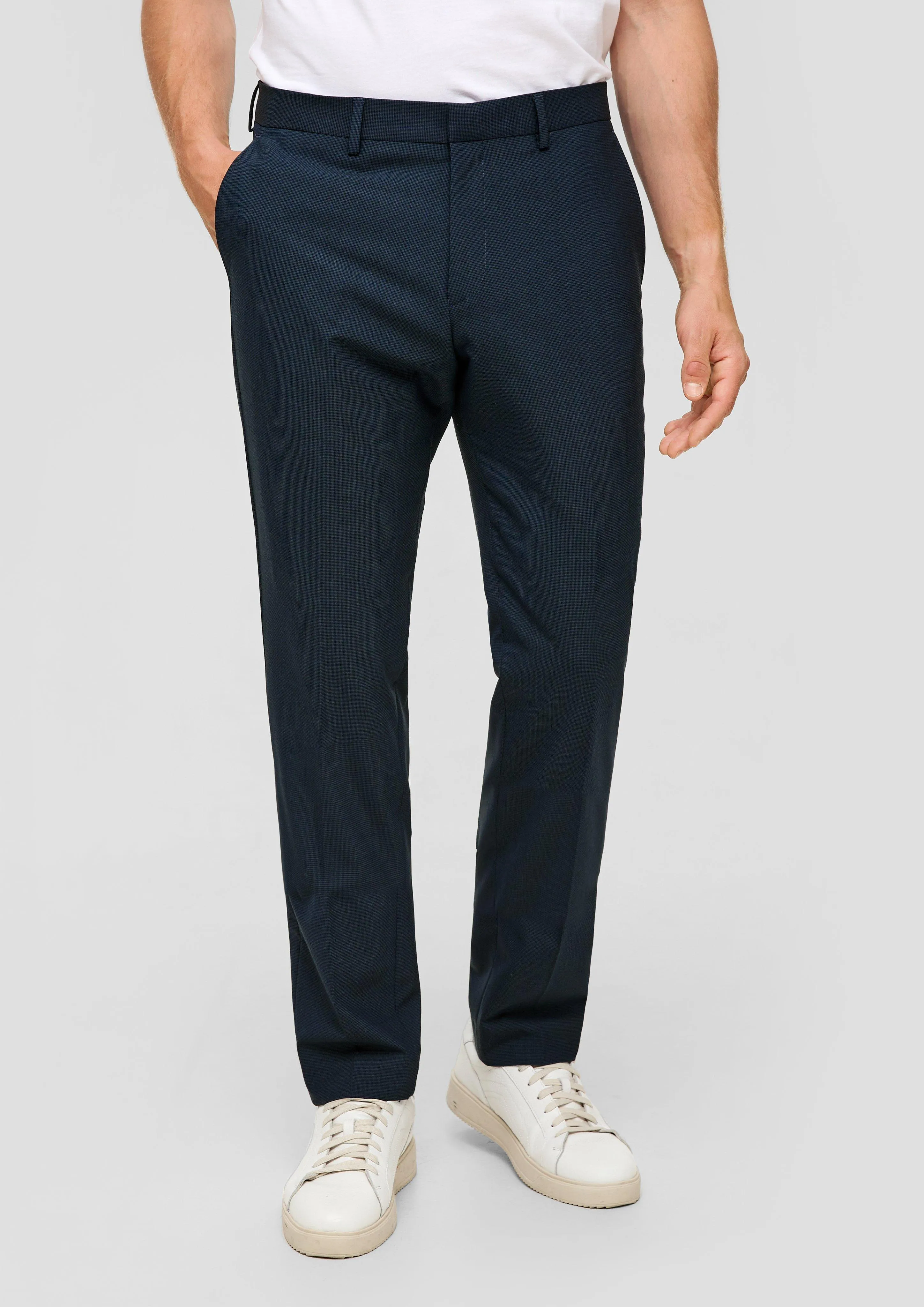 Slim fit: viscose blend trousers