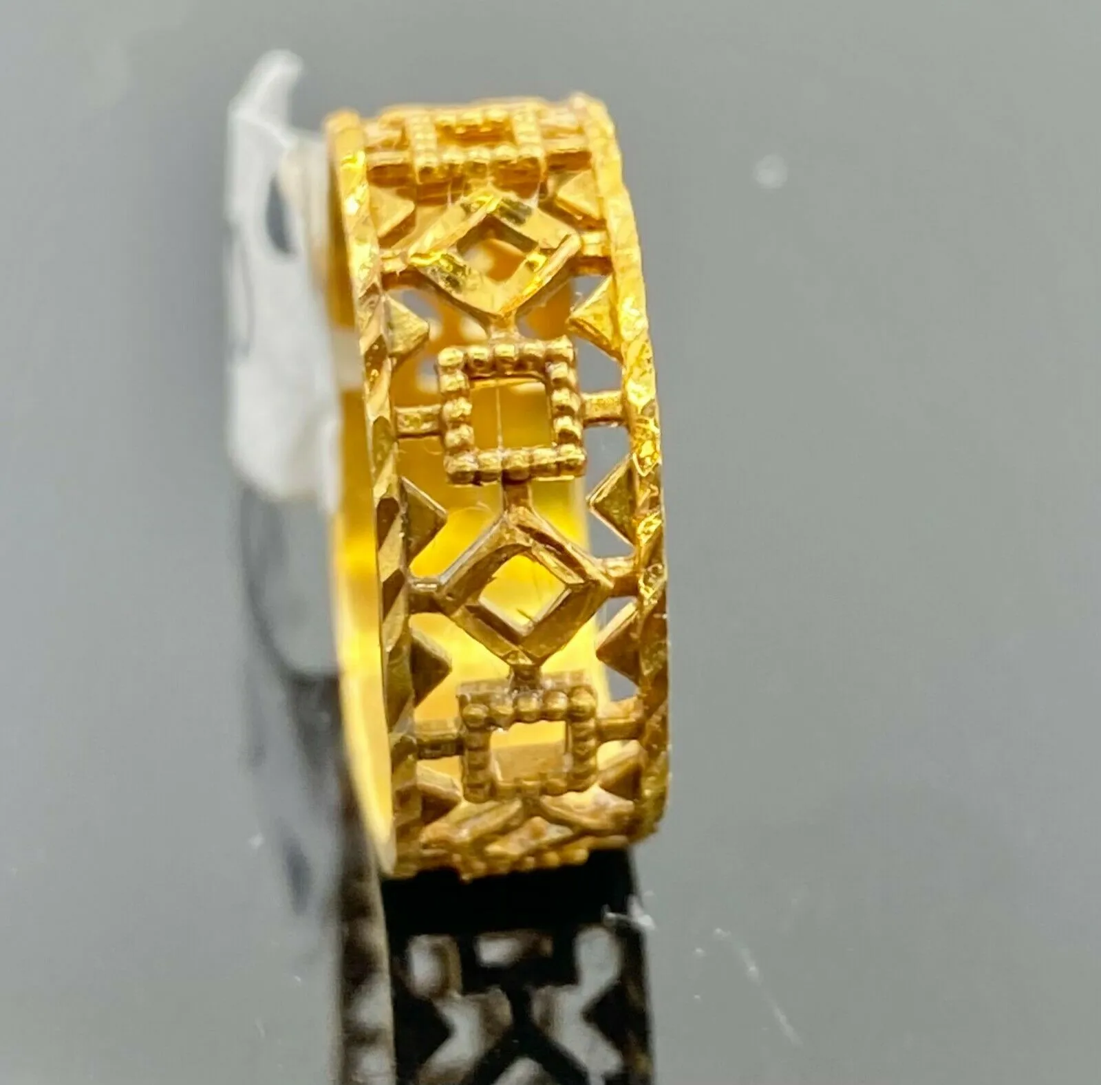 Solid Gold Elegant Charm Ladies Pattern Cut Ring Size R2061