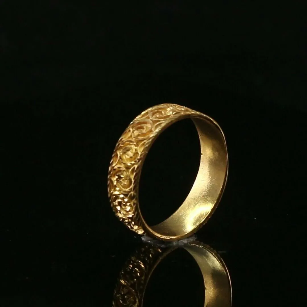 Solid Gold Floral Band Ring | Elegant Ladies Charm | Size 11 Resizable (r2335)