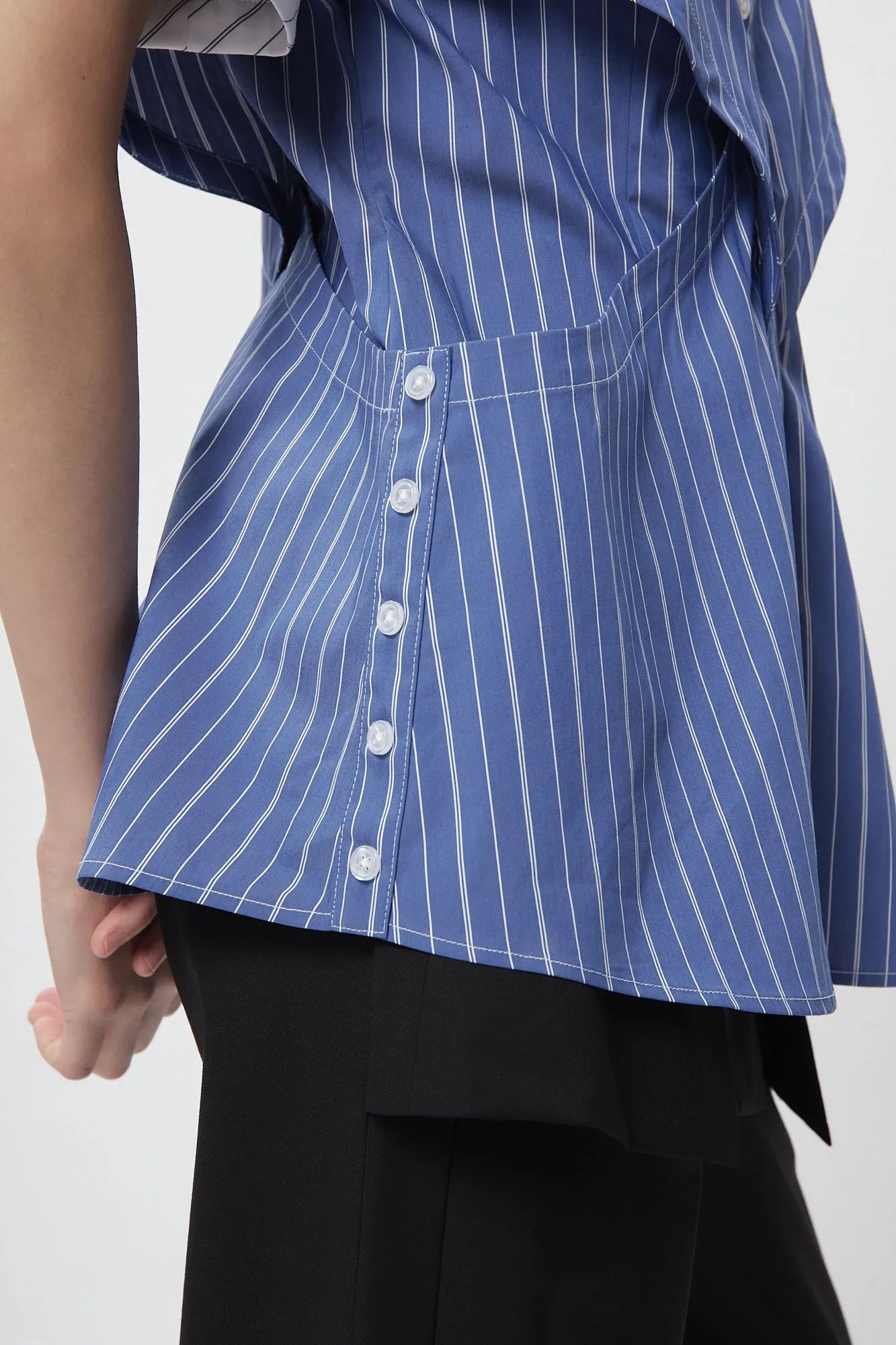 Striped structural waistline shirt