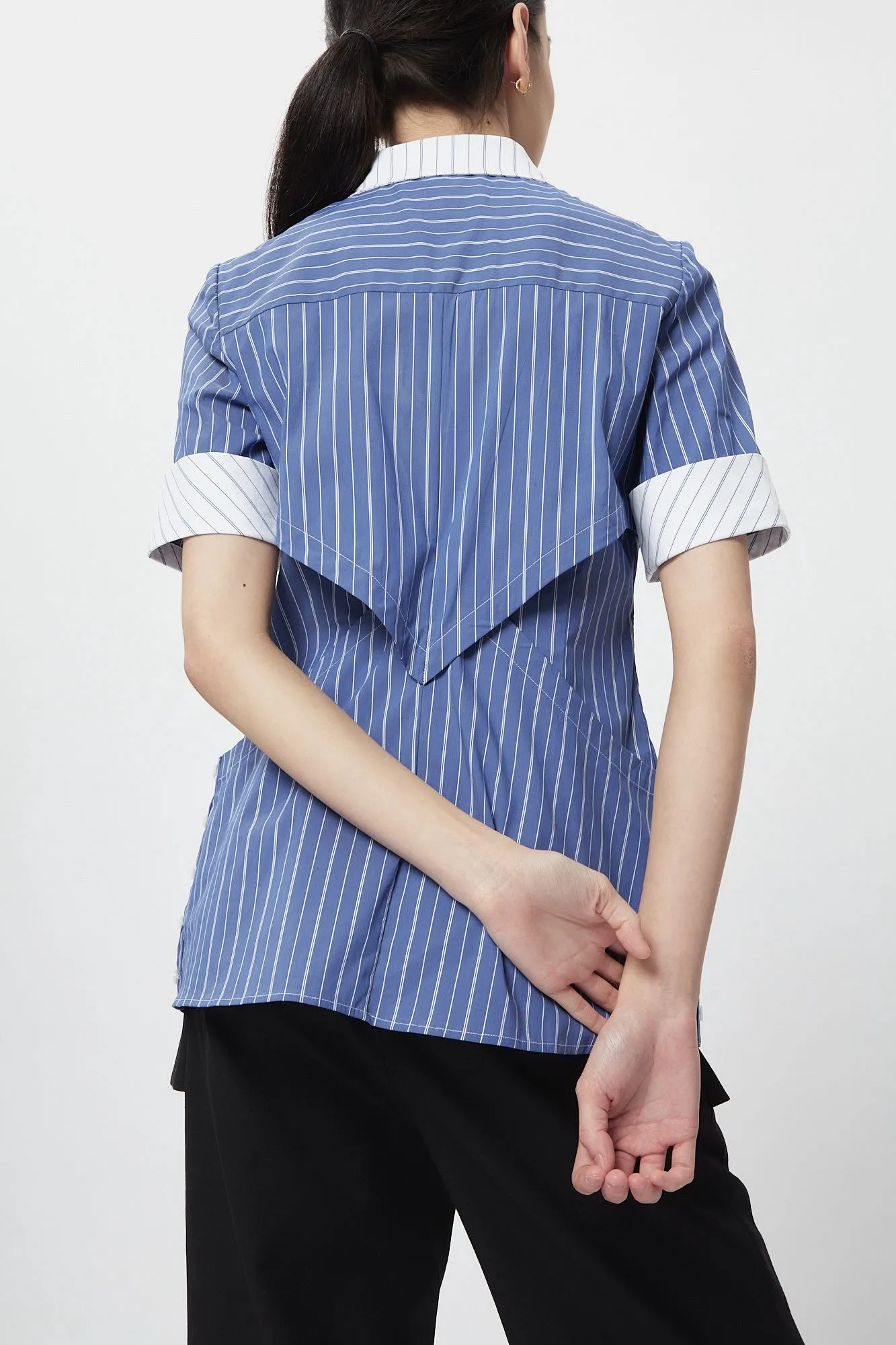 Striped structural waistline shirt