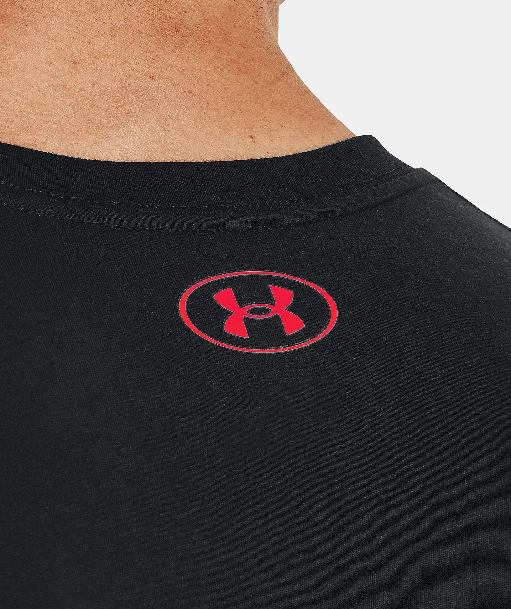 T-Shirt Under Armour Photoreal Field GF - 001/Black/Bolt Red - men´s