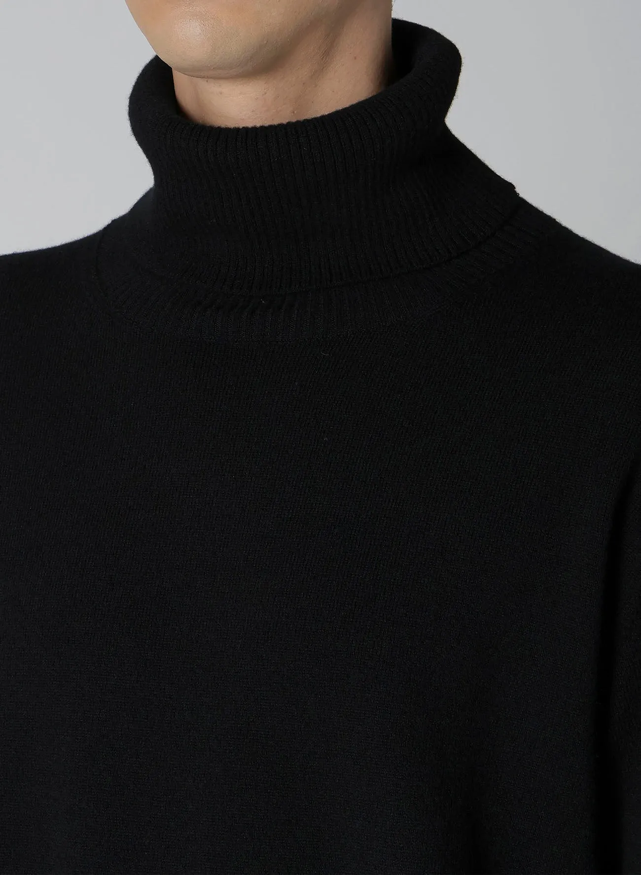 TURTLE NECK INTARSIA KNIT WITH Y's for men LOGO