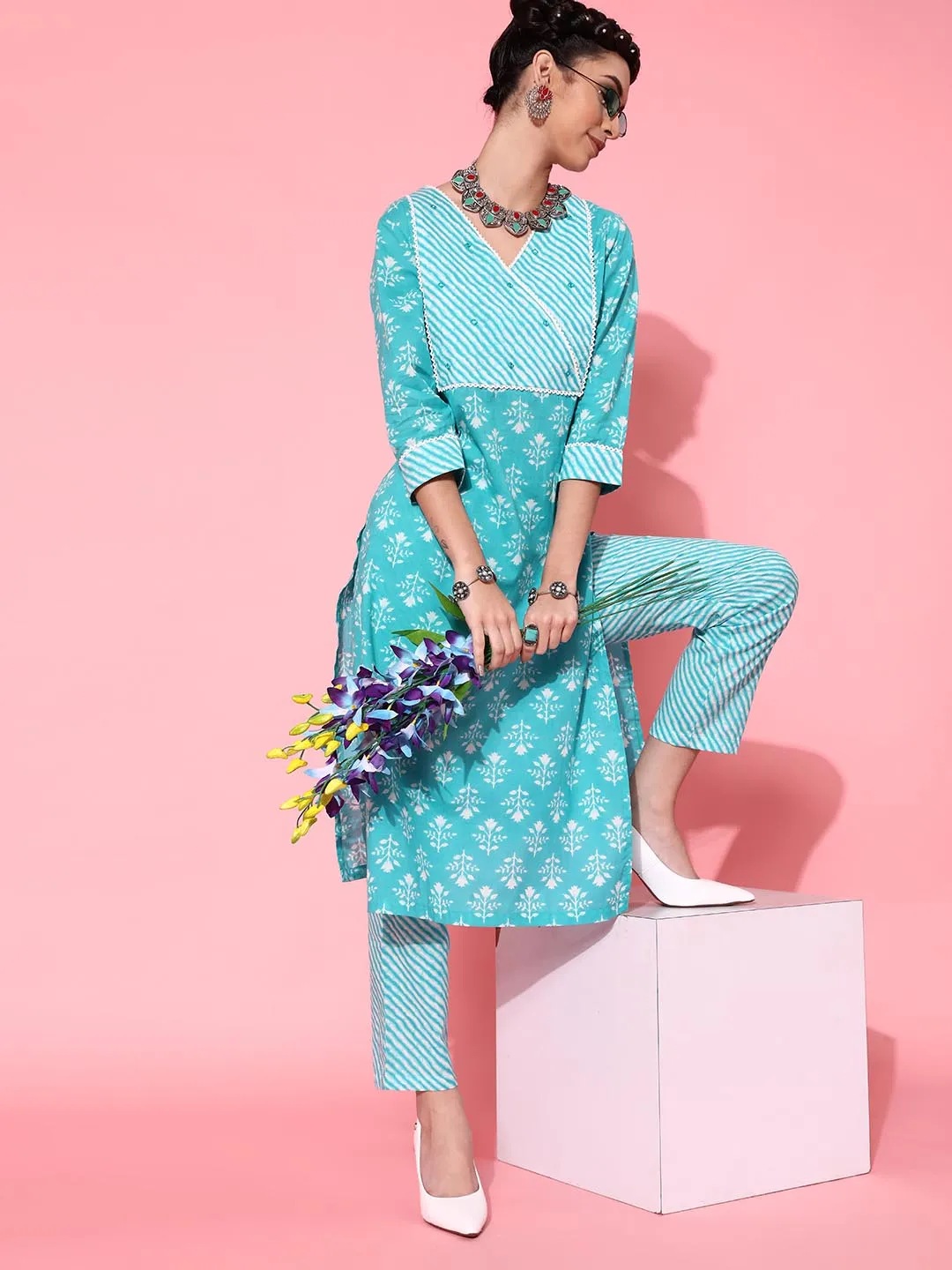 Women Turquoise Blue Floral Printed Pure Cotton Kurta with Trousers